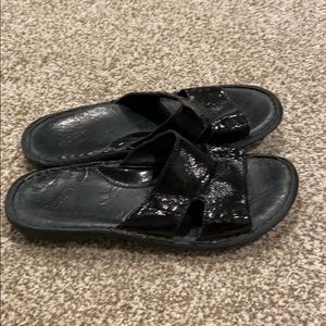 Women’s size 8 Born sandals